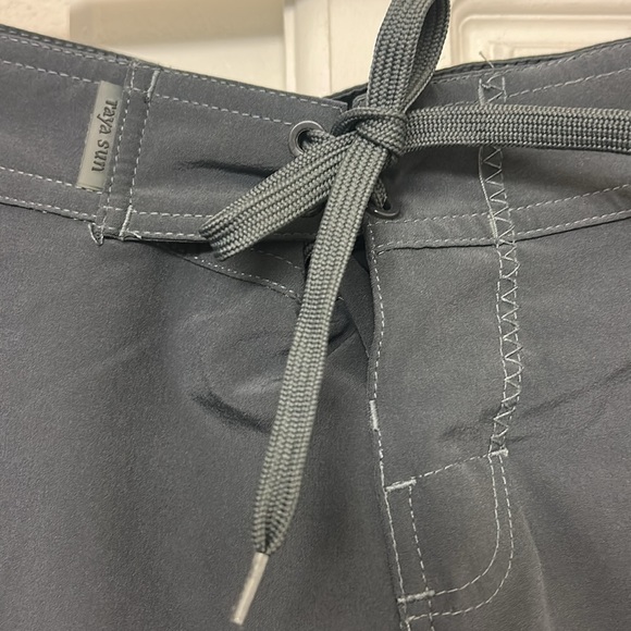 Raya Sun Board Shorts Low Rise Y2K Size Medium Grey Swim Shorts - Picture 3 of 9
